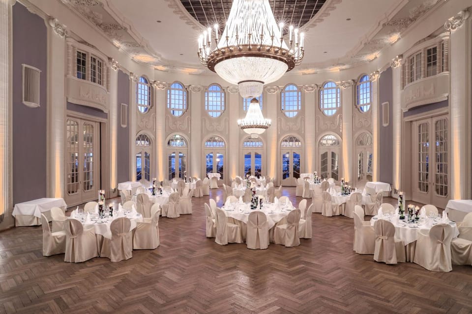 Banquet hall
