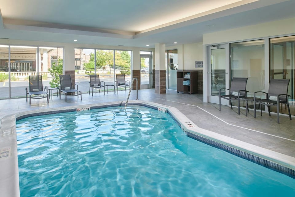 Fairfield by Marriott Inn & Suites Chicago O'Hare Hotel in Des Plaines
