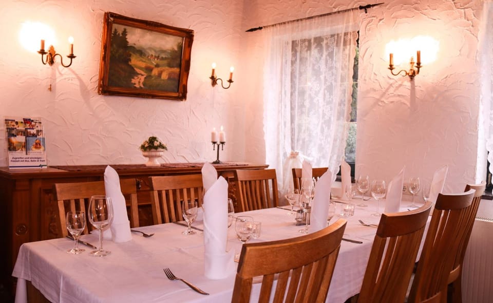 Landhotel-Restaurant Schwalbennest Hotel in Hesse