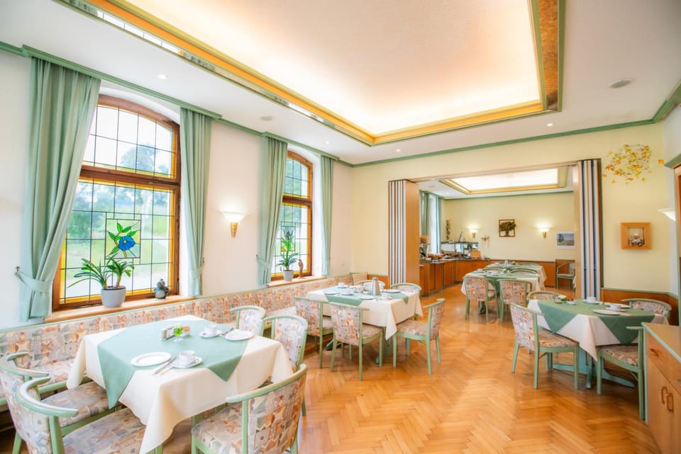 Landhotel Plauen - Gasthof Zwoschwitz Hotel in Plauen