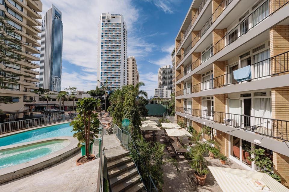 Bunk Surfers Paradise - 18-35  Hostel in Surfers Paradise
