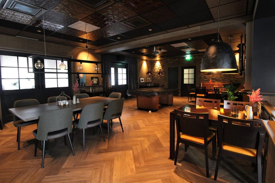 Bar/lounge