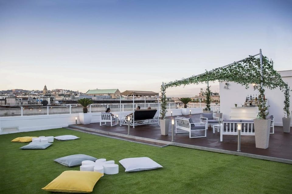 NeapolitanTrips Hotel Royale Hotel in Naples
