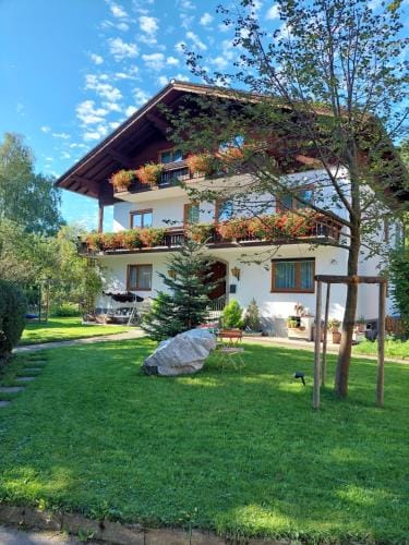 Fruhstuckspension Helmhof Hotel in Salzburg