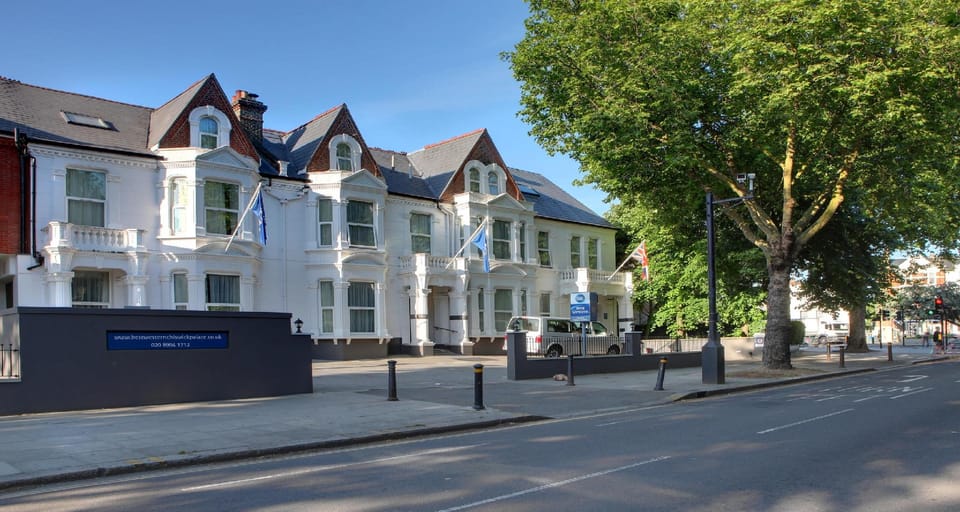Best Western Chiswick Palace & Suites London Hotel in London Borough of Ealing