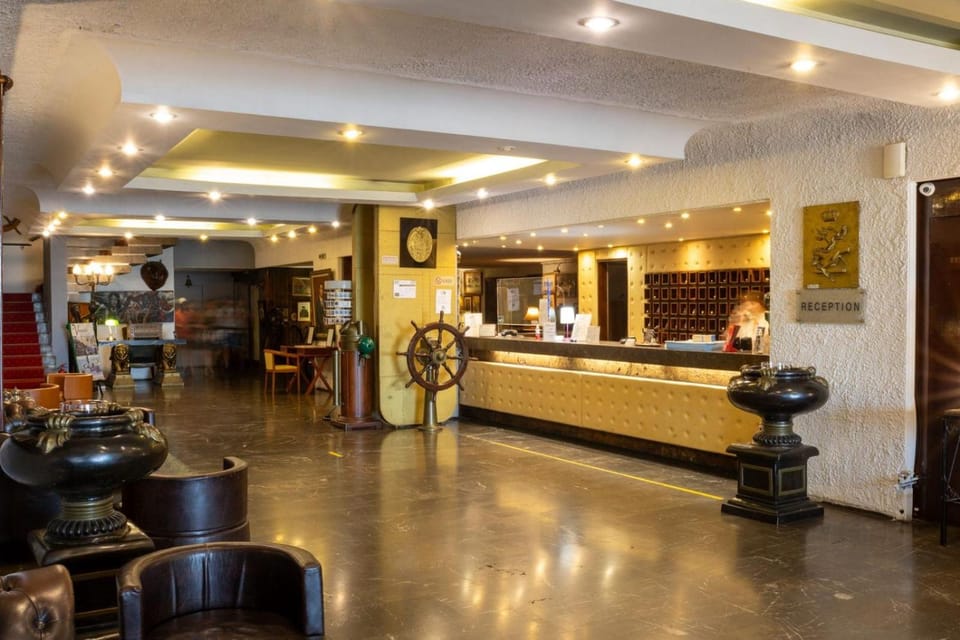 Cavo D' Oro Hotel in Pireas