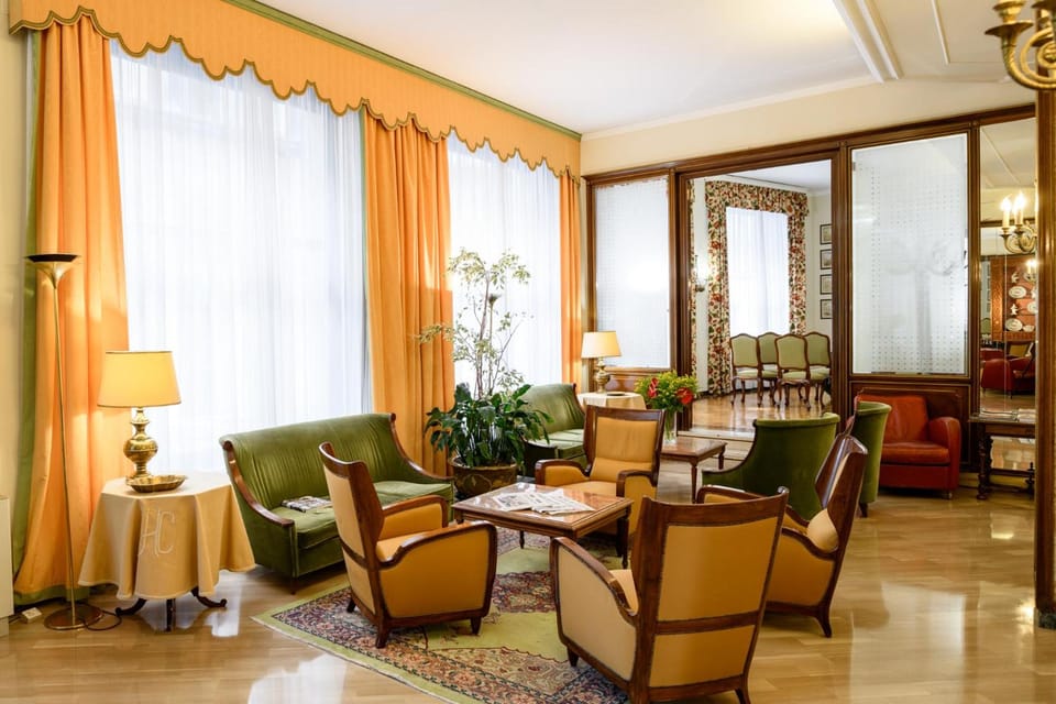 Shared lounge/TV area