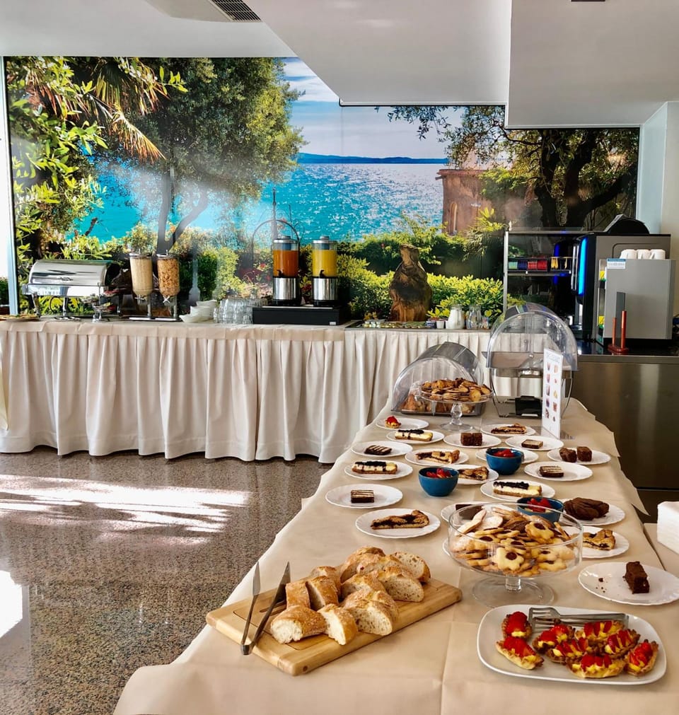 Hotel International Hotel in Sirmione