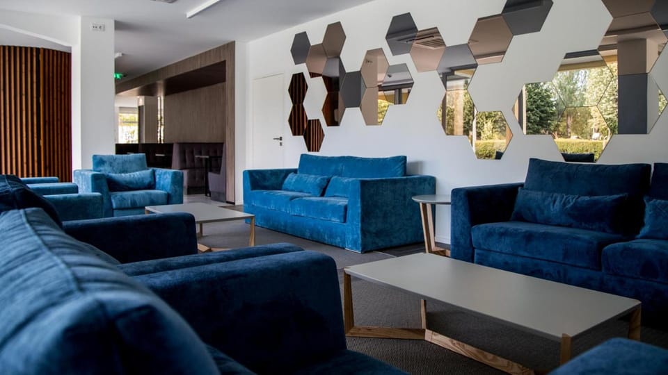 Shared lounge/TV area