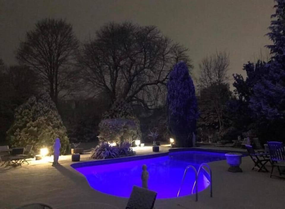 Norfolk House Hotel Inn in Taplow