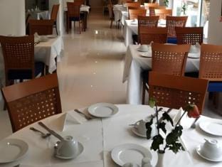 Norfolk House Hotel Inn in Taplow