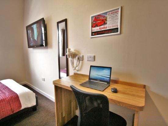 Central Hotel Gloucester by RoomsBooked Hotel in Gloucester