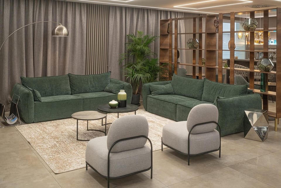 Shared lounge/TV area