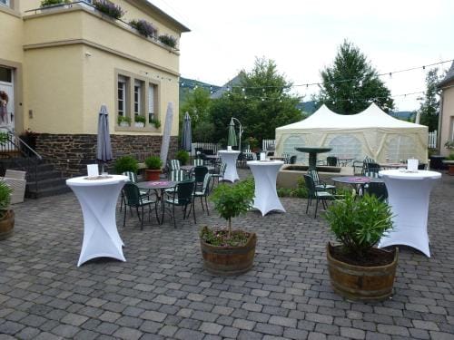 Wein- und Landhaus S A Prum Hotel in Graach an der Mosel