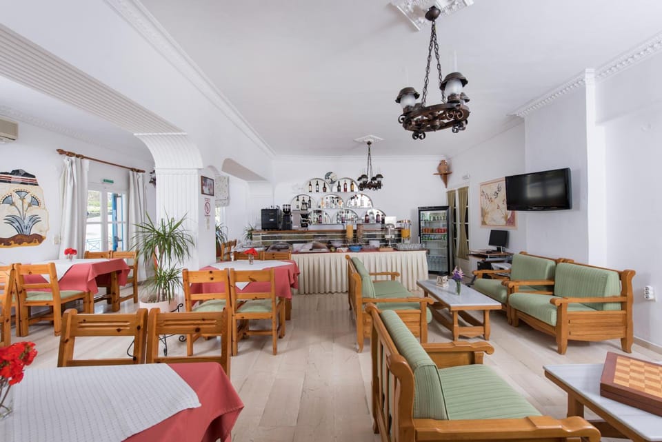 Hotel Olympia Hotel in Santorini