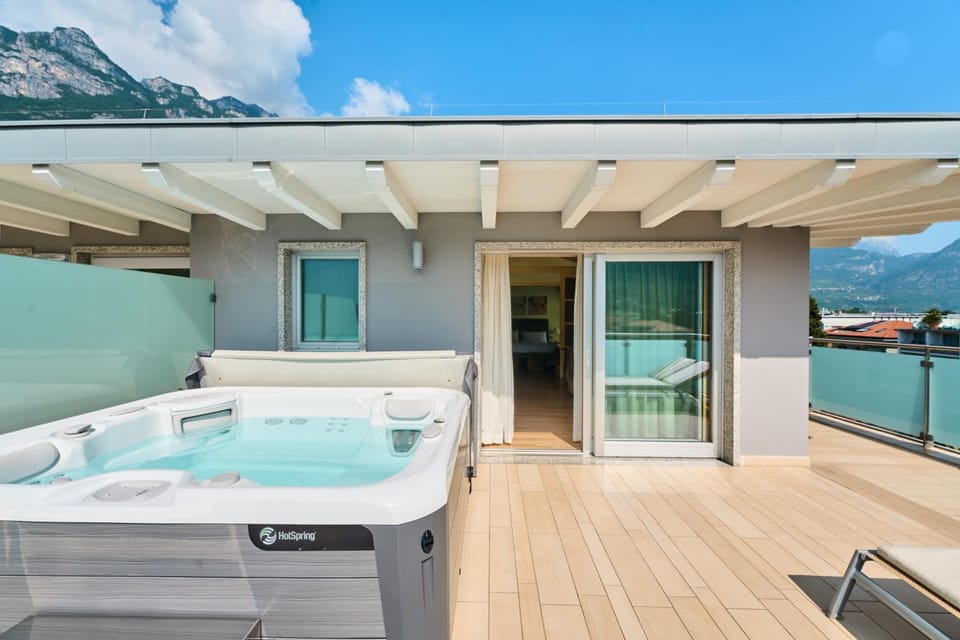 Parc Hotel Flora Hotel in Riva del Garda