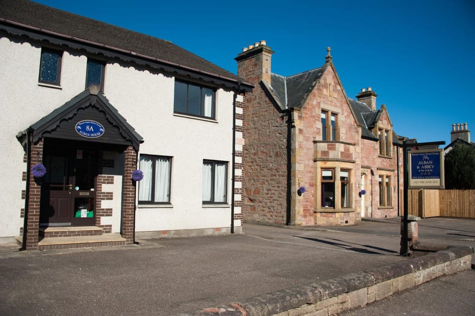 Alban and Abbey House Hotel in Inverness