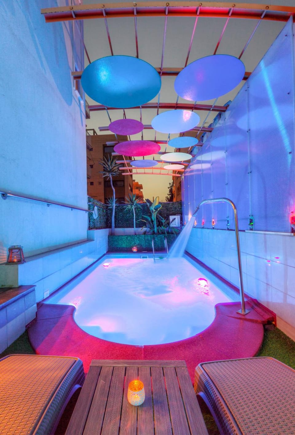 Tropical Hotel Hotel in Alimos