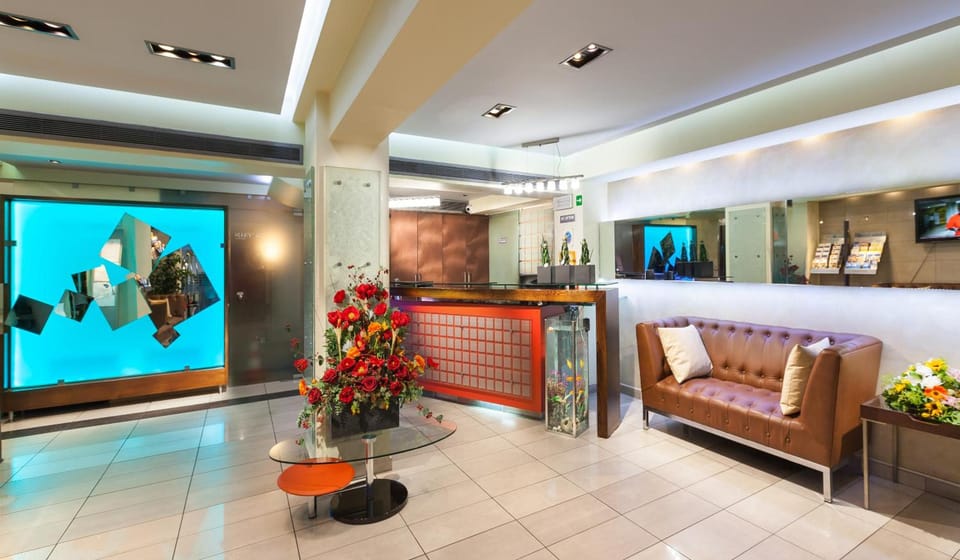 Tropical Hotel Hotel in Alimos