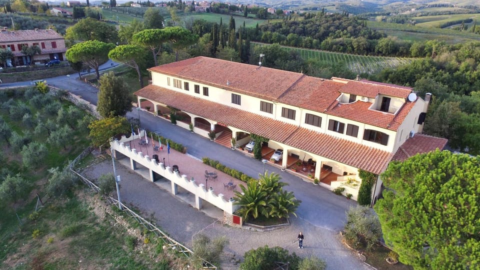La Loggia - Villa Gloria Hotel in Tuscany