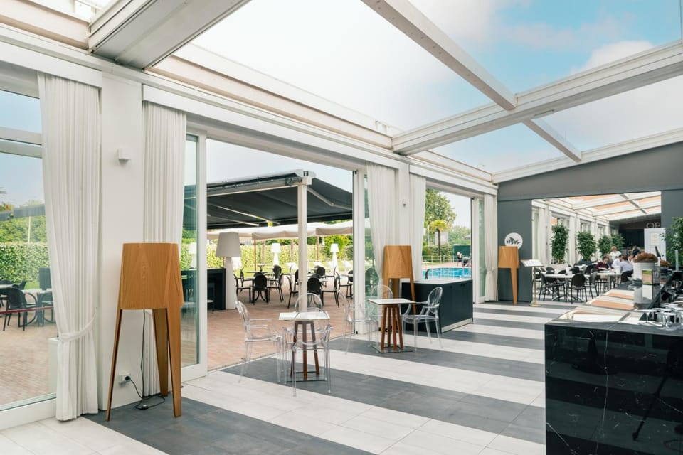 Bar/lounge
