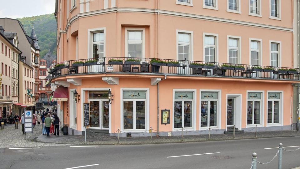 Hotel Romischer Kaiser Hotel in Graach an der Mosel