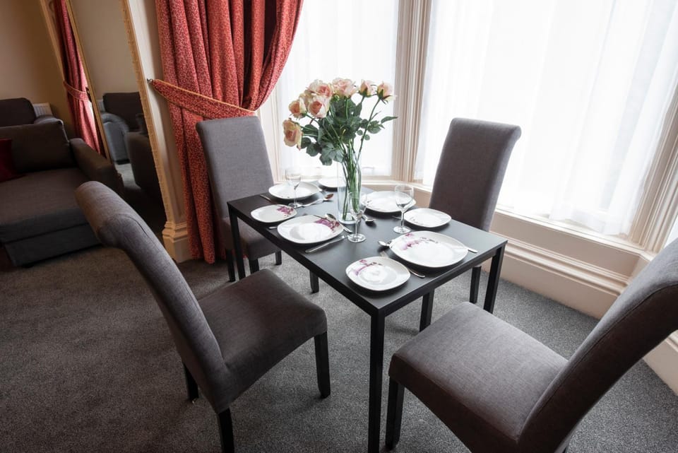 Grosvenor Suites Hotel in Edinburgh