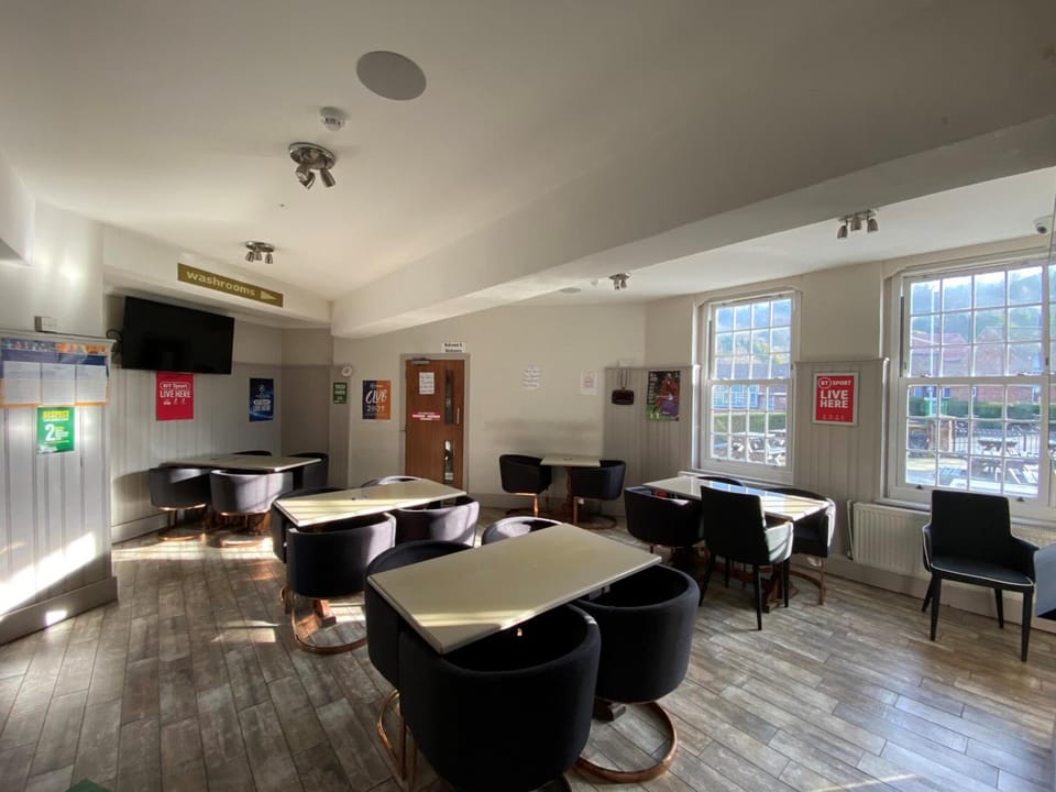 Wendover Arms Hotel Hotel in High Wycombe