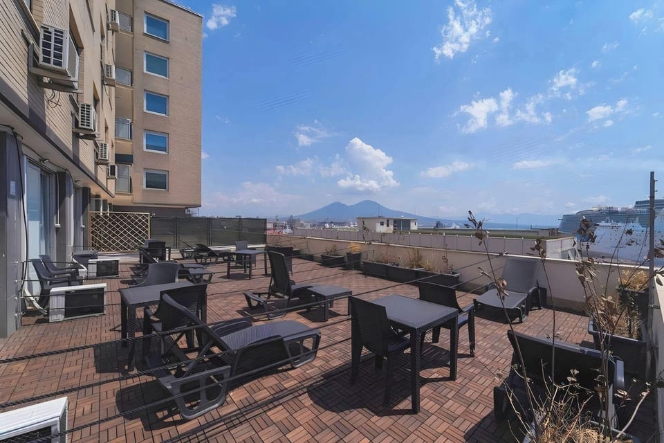 Le 4 Stagioni Dante's Suites H. Napoli Centro Hotel in Naples