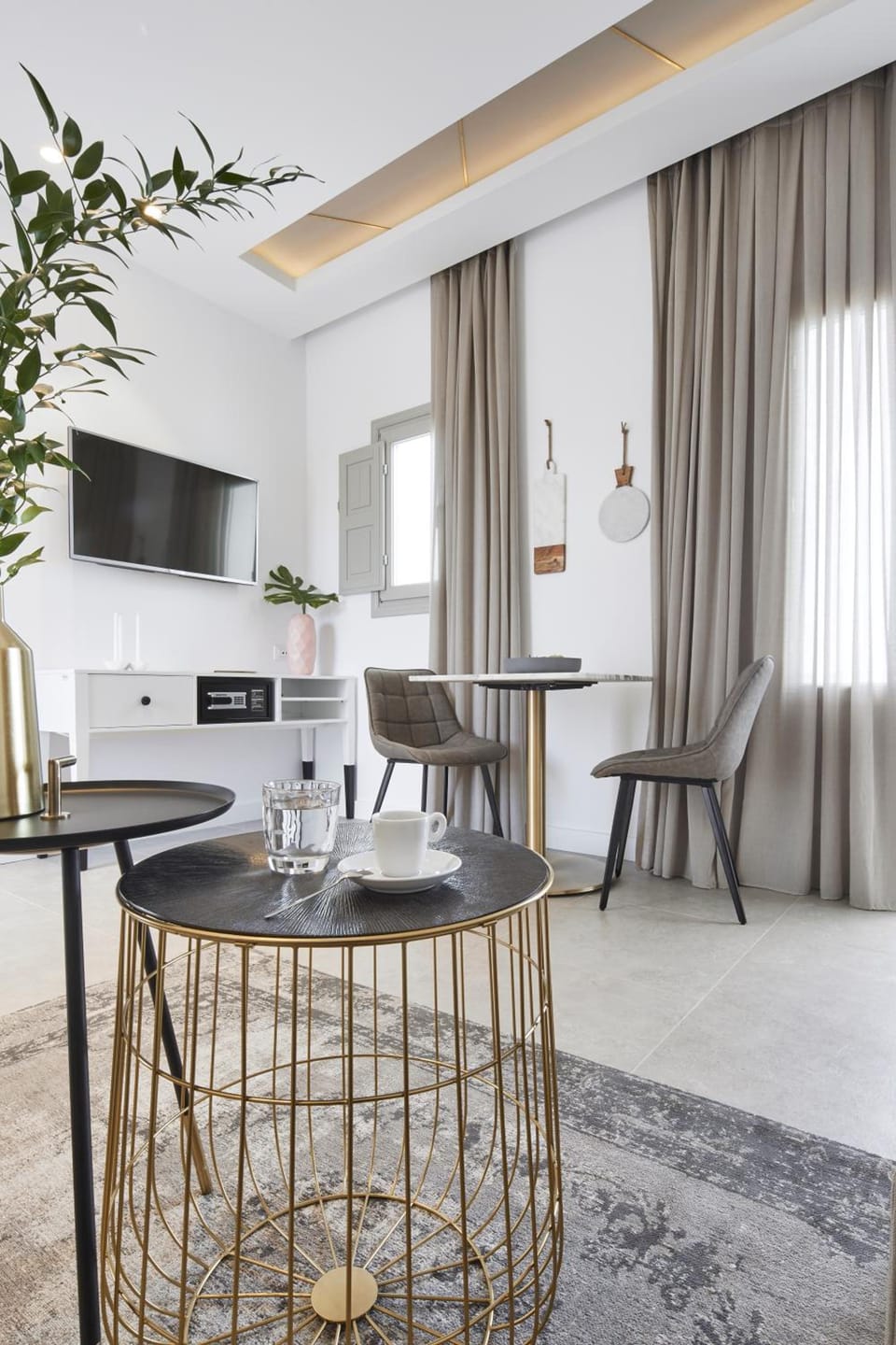 Altera Pars Suites Hotel in Mesaria
