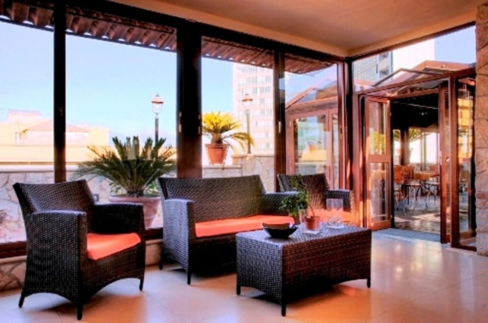 Shared lounge/TV area