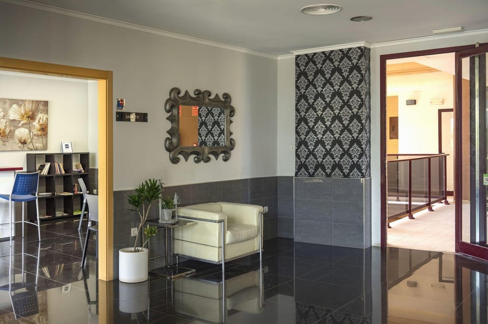 Aparthotel El Faro Apartment hotel in Ribera Baixa