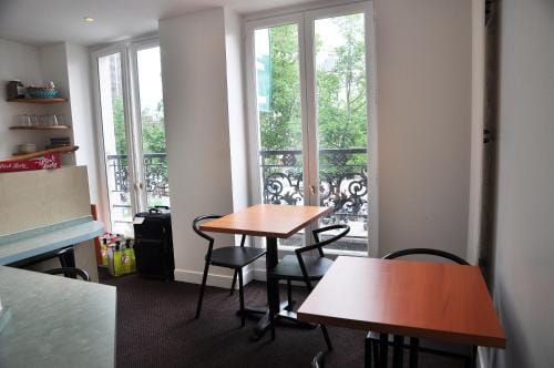 Hotel de la Tour Hotel in Paris