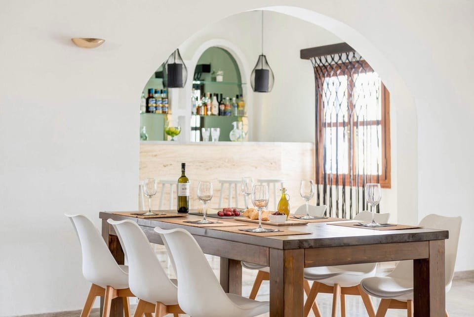 Aegeeis Hotel in Santorini