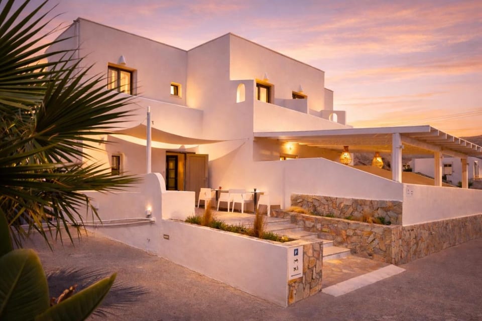 Aegeeis Hotel in Santorini