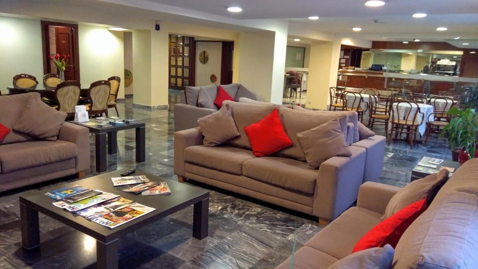 Shared lounge/TV area