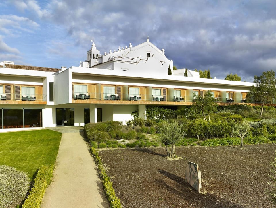 Convento do Espinheiro, Historic Hotel & Spa Hotel in Evora