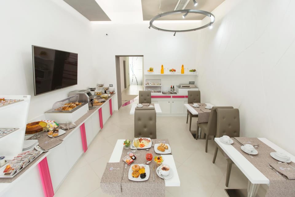 Shared lounge/TV area