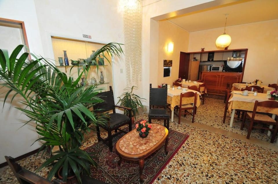 Locanda Sant'Anna Hotel Hotel in Lido di Venezia
