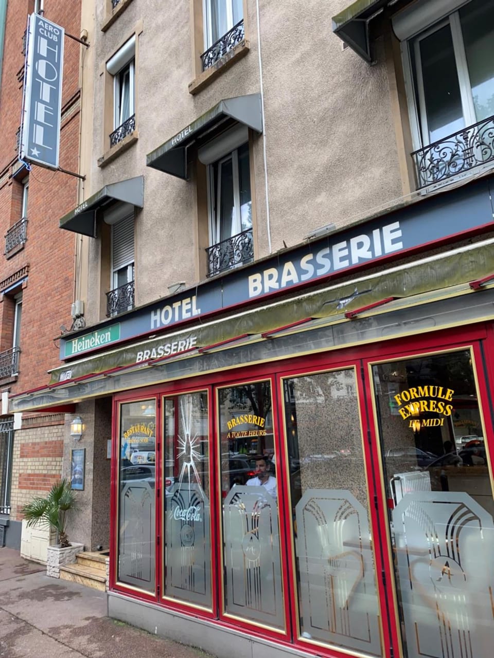 Aero Hotel Hotel in Vanves