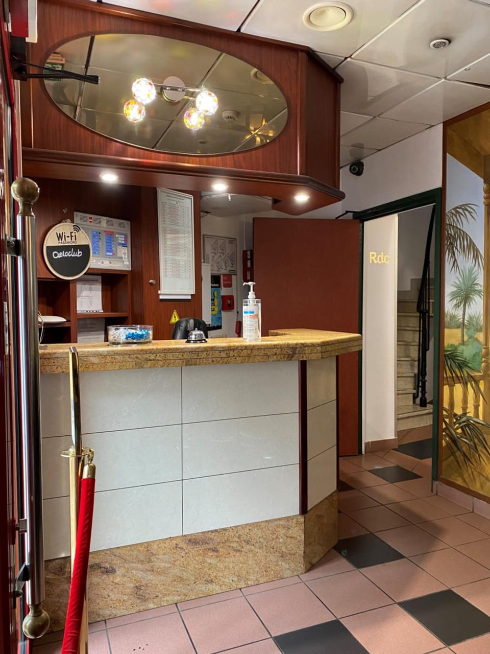 Aero Hotel Hotel in Vanves