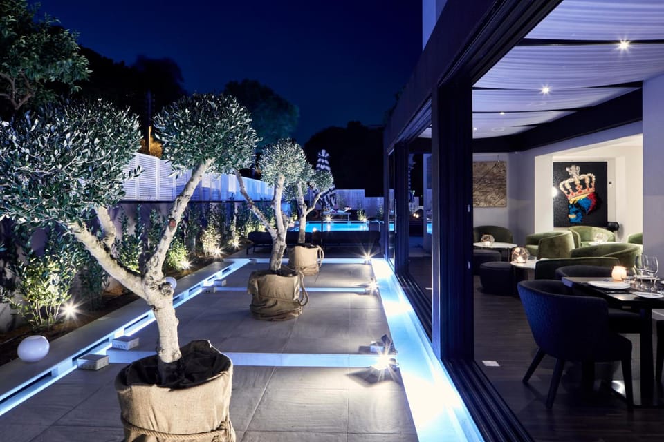 Azur Hotel Hotel in Vouliagmeni