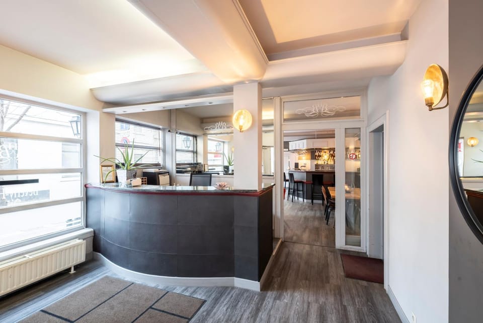 Beverly Hills Hotel Hotel in Ixelles