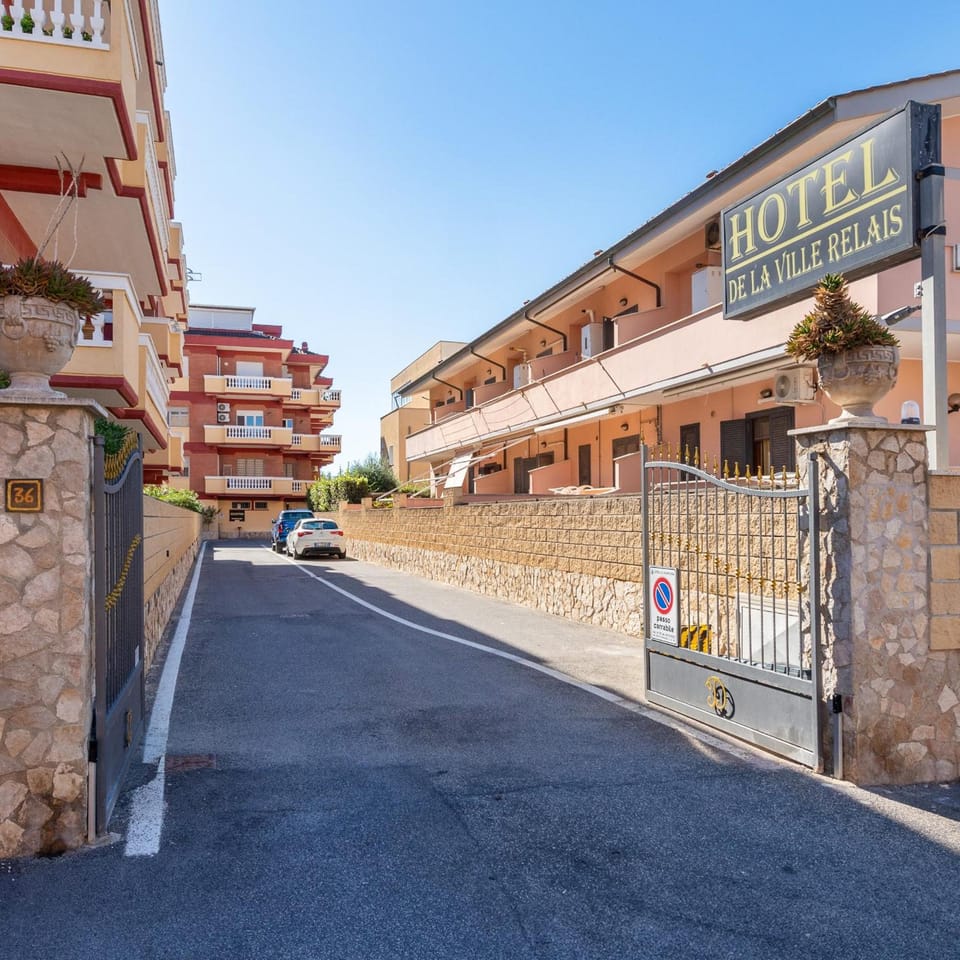 Hotel De La Ville Relais Hotel in Lazio