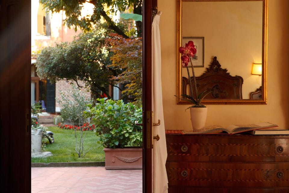 Pensione Accademia - Villa Maravege Hotel in Lido di Venezia