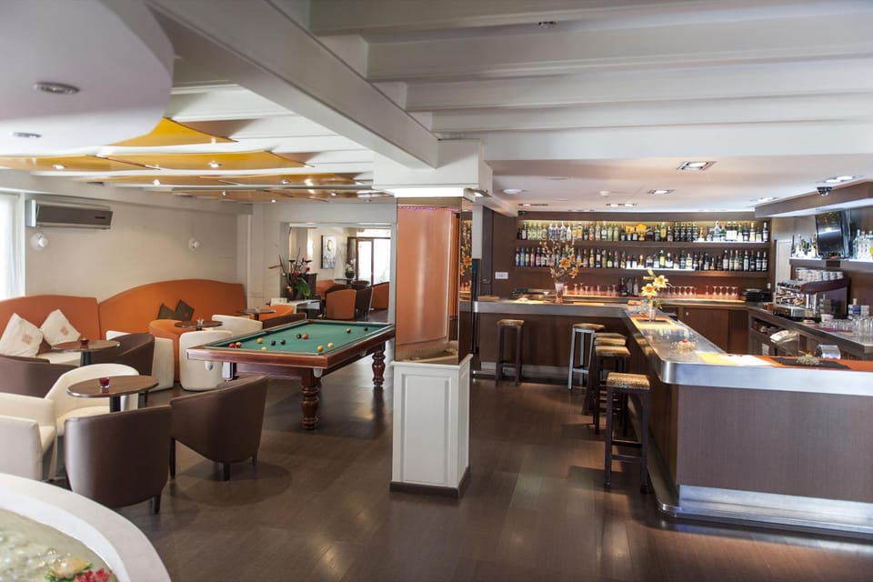Bar/lounge