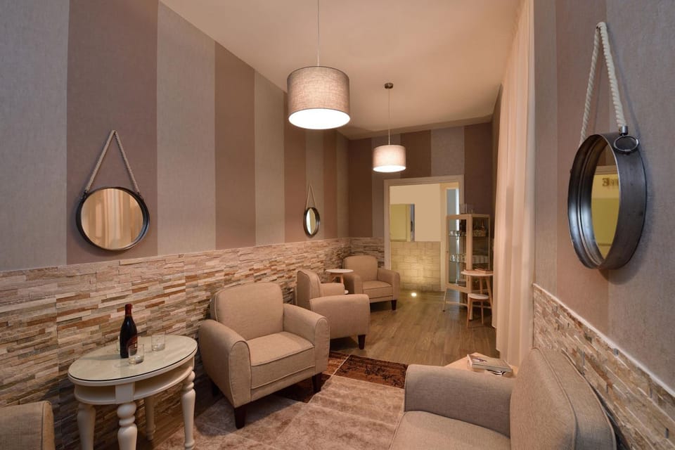 Shared lounge/TV area
