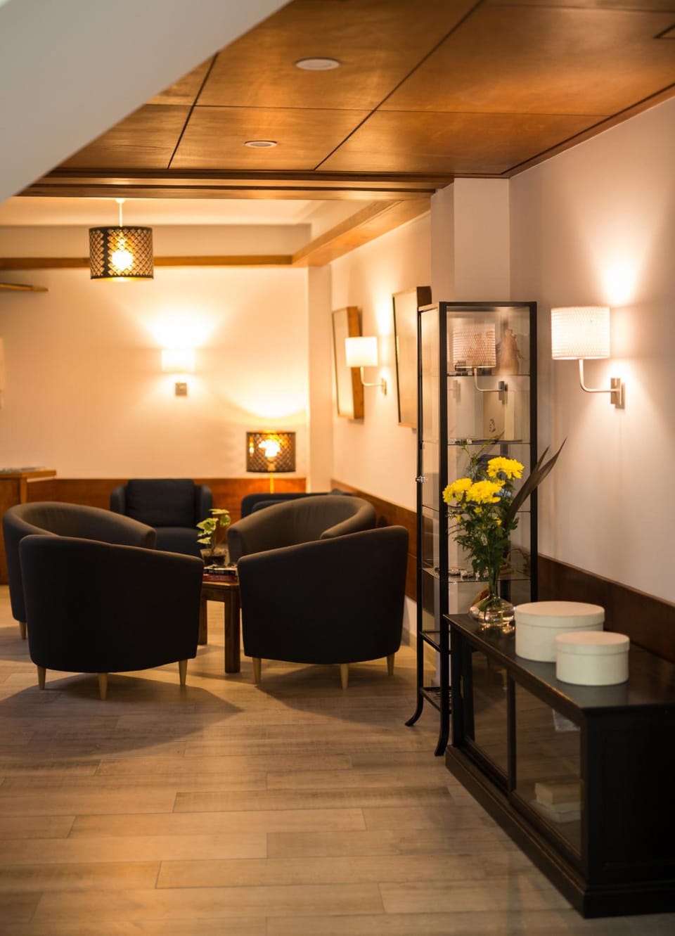 Shared lounge/TV area