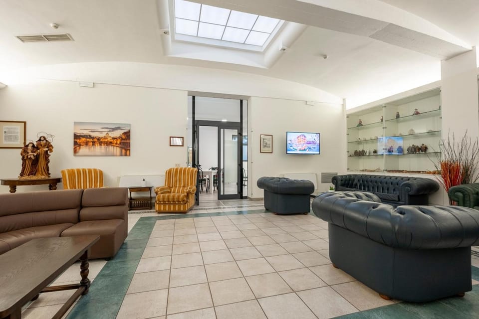 Shared lounge/TV area