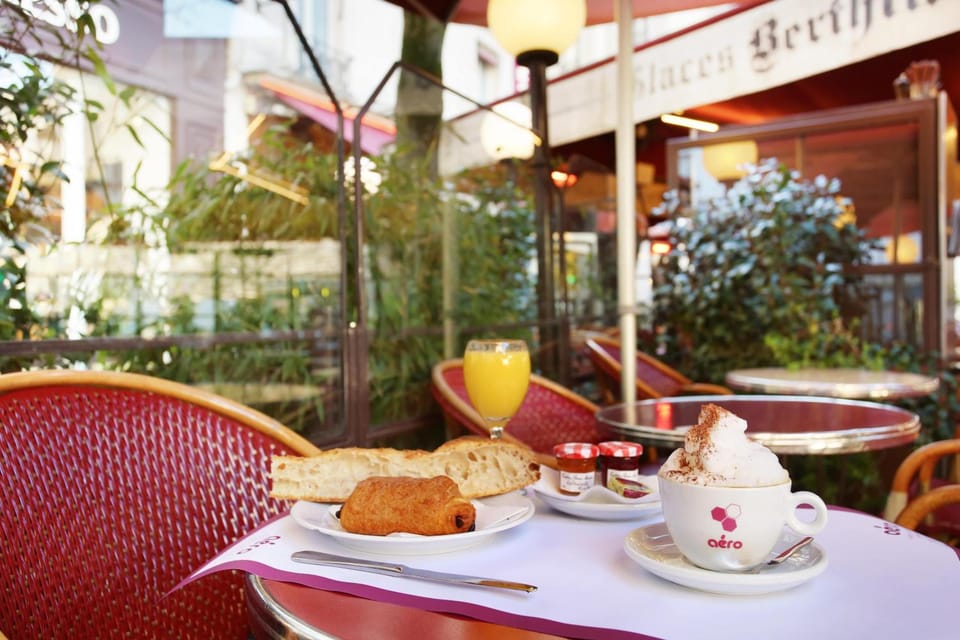 Aero Hotel in Paris